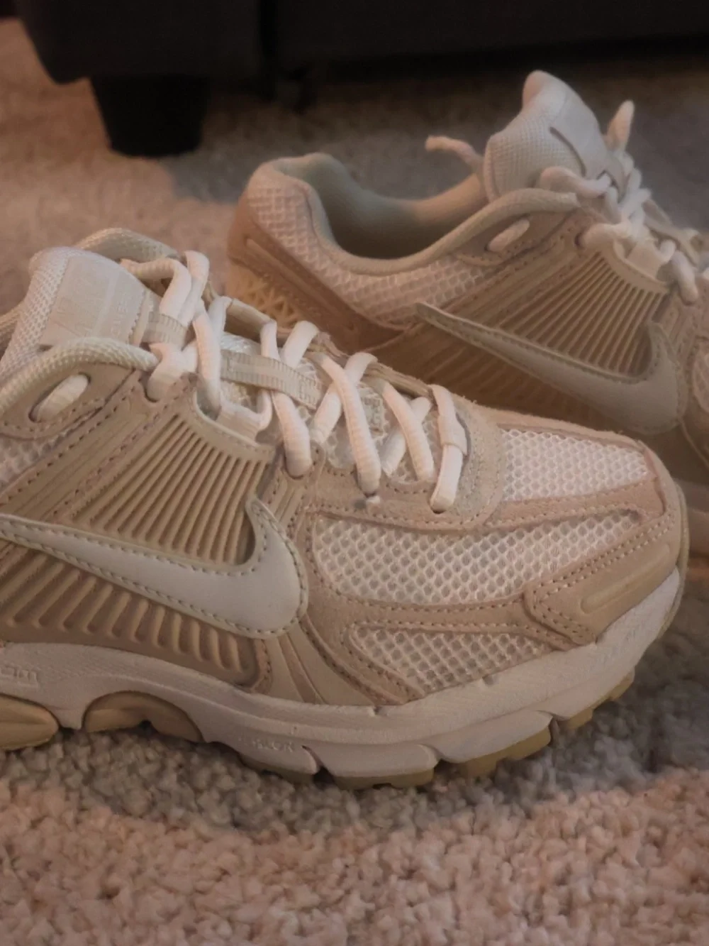 Nike vomero 5 Beige and White - Picture 6 of 6